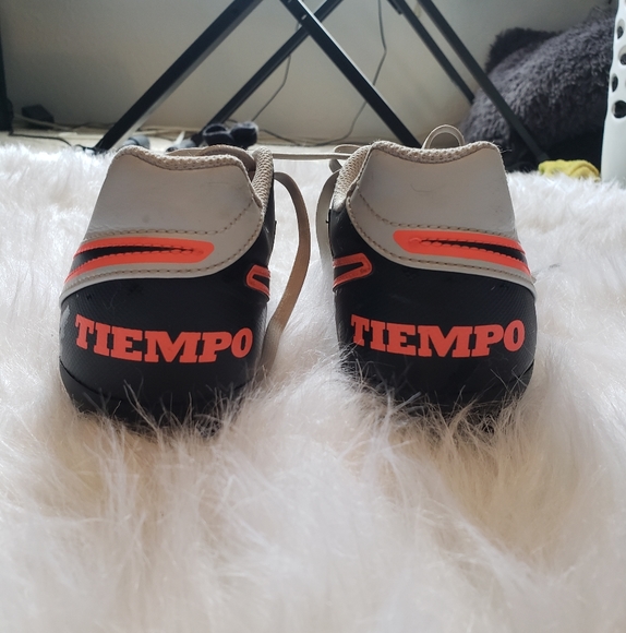 Nike soccer cleats - Picture 4 of 8